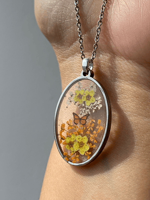 🦋 Collar “Primavera dorada”