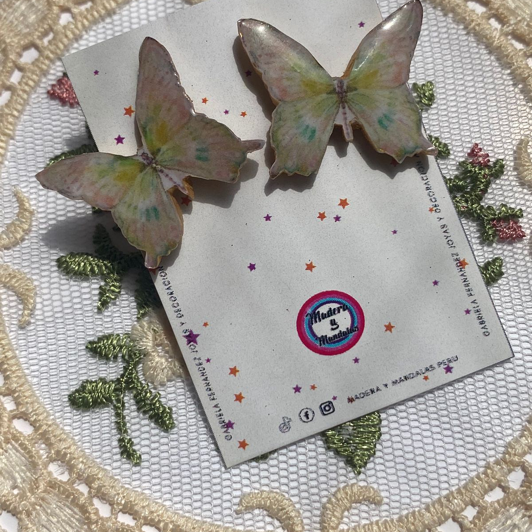 Aretes Mariposa Acuarela en Madera 3