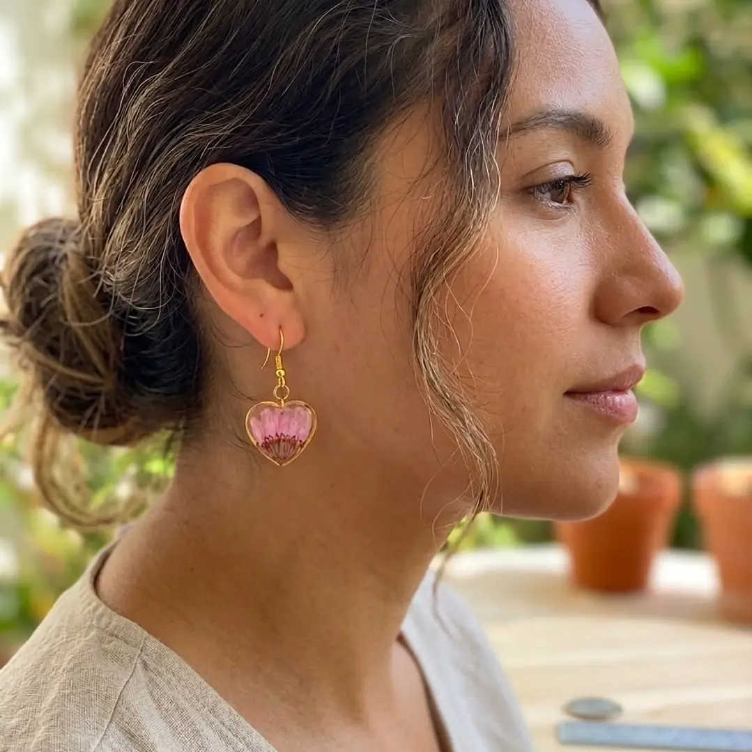 💜 Aretes “Corazón Botánico” 2