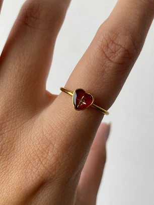 ❤️ Anillo “Latido Carmesí”