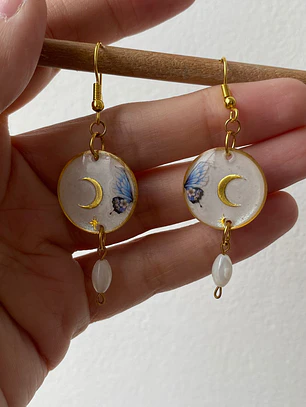 🦋 Aretes Mariposa de Nácar