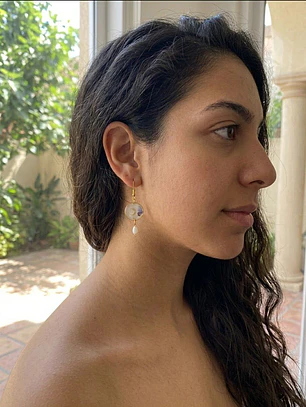 🦋 Aretes Mariposa de Nácar
