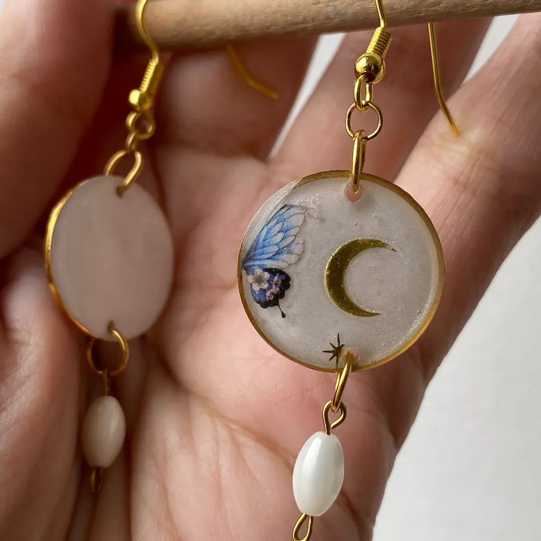 🦋 Aretes Mariposa de Nácar 4