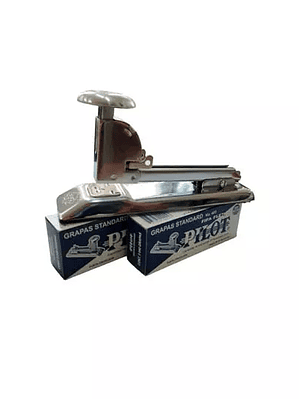 Engrapadora cromada de golpe Pilot Mod.4