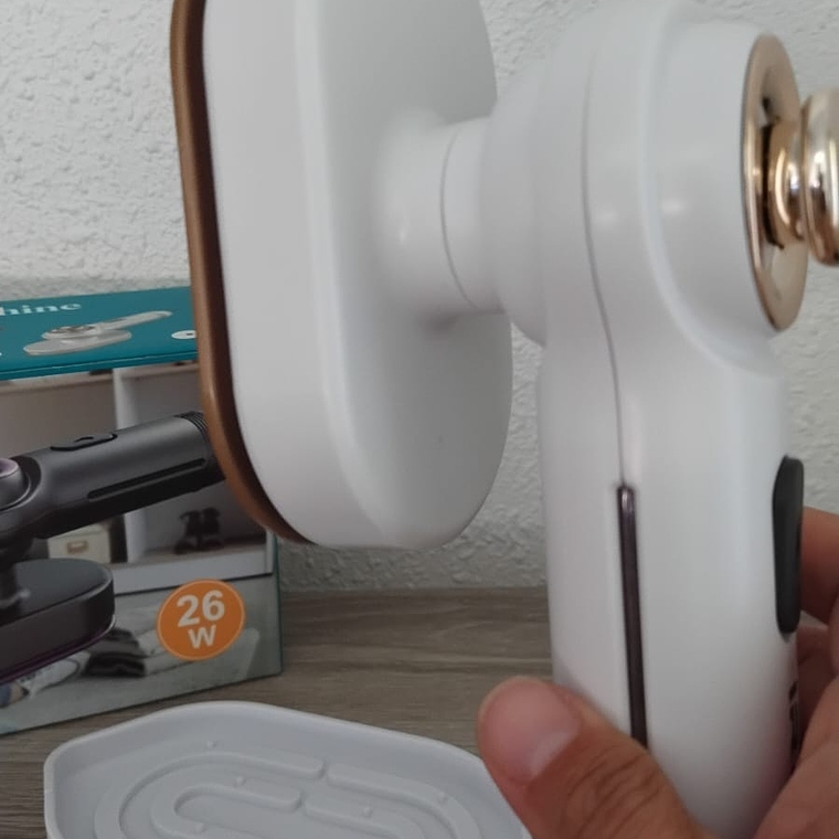 Mini plancha portátil 26 W 2 en 1 – ropa impecable al instante, en casa o de viaje 2