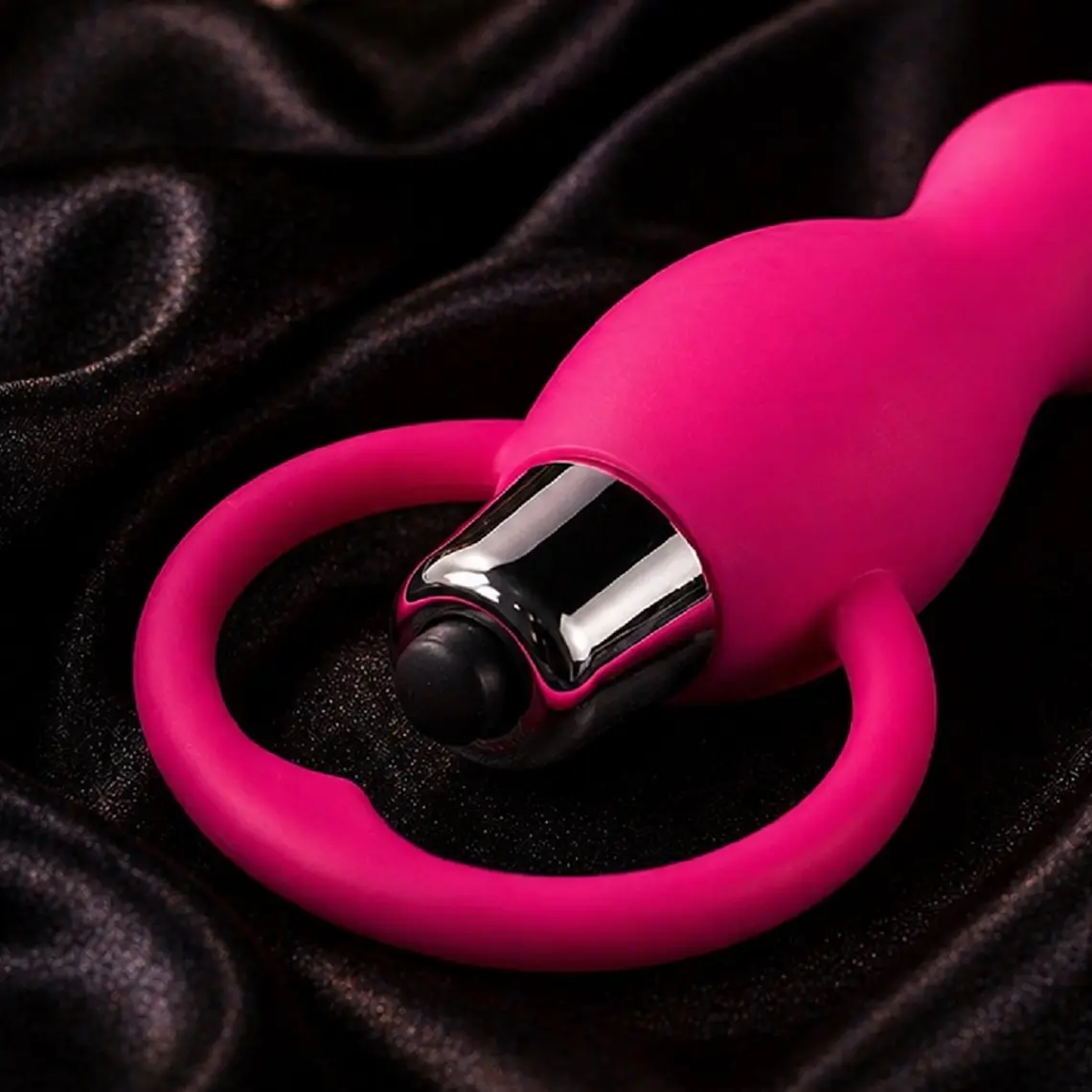 Plug Vibrador Anal Medium con Anillo y Vibración – Juguete Íntimo de Silicona Color Fuscia 4