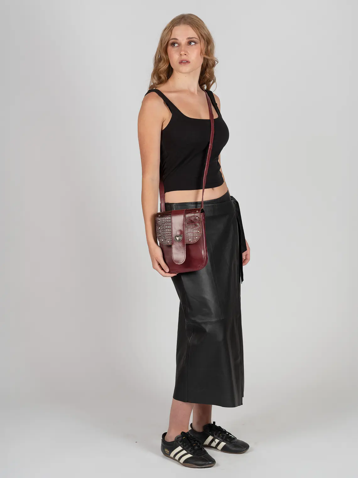 Cartera Julieta Guinda 3