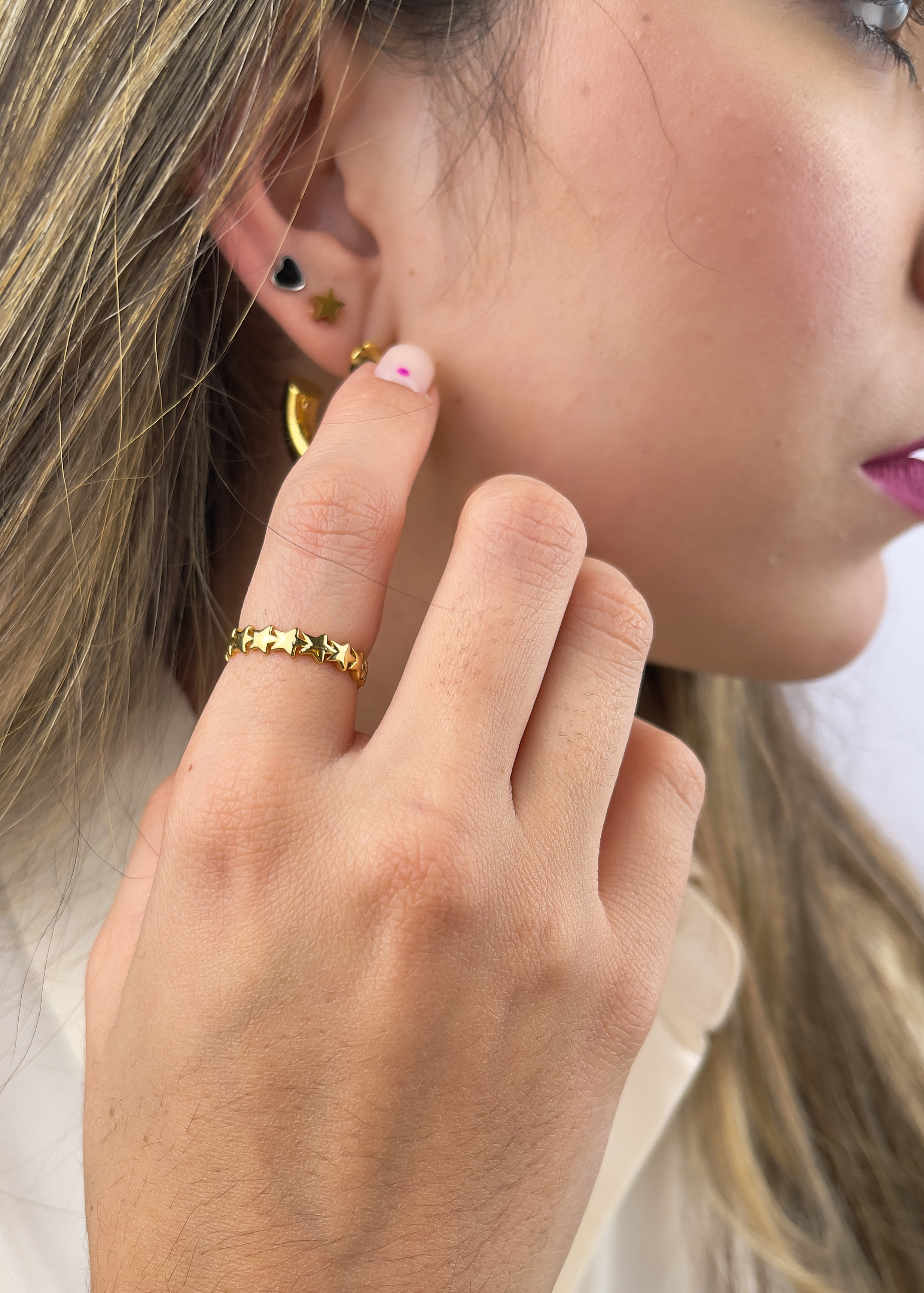 ANILLO AJUSTABLE LINEA DE ESTRELLAS B/ORO