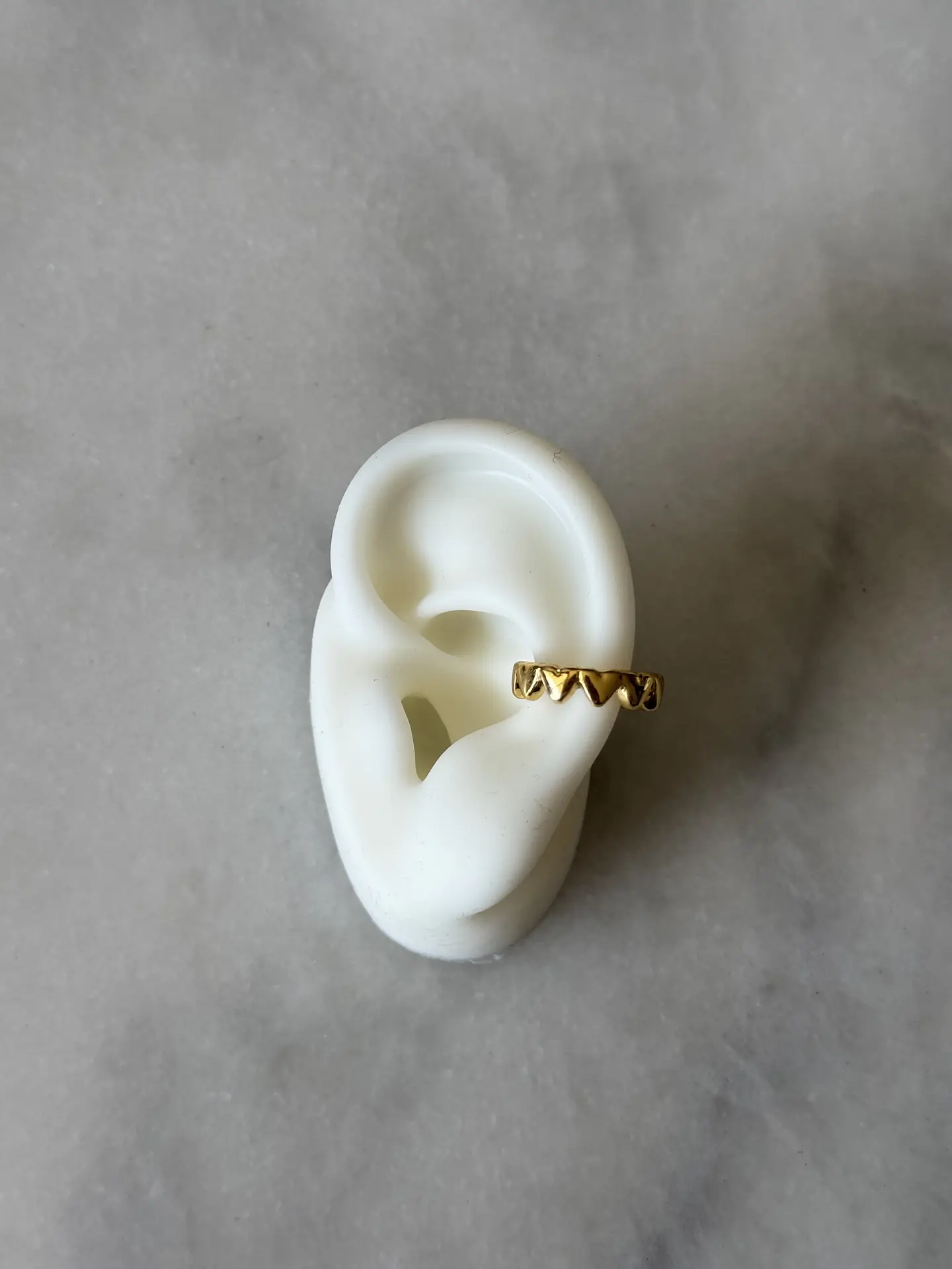 Earcuff Corazones 1