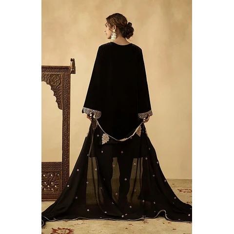 Conjunto Terciopelo Negro Bordado
