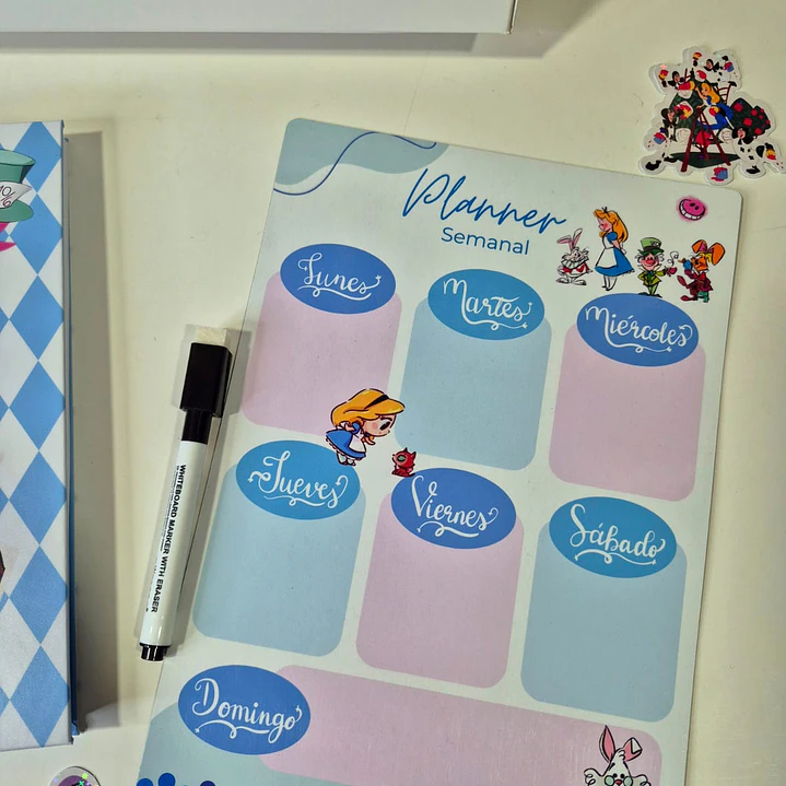 Box Papelería Alicia en el País de Las Maravillas 2