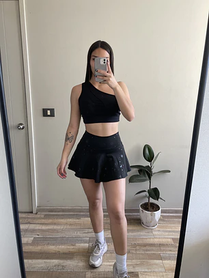 Falda short Universe