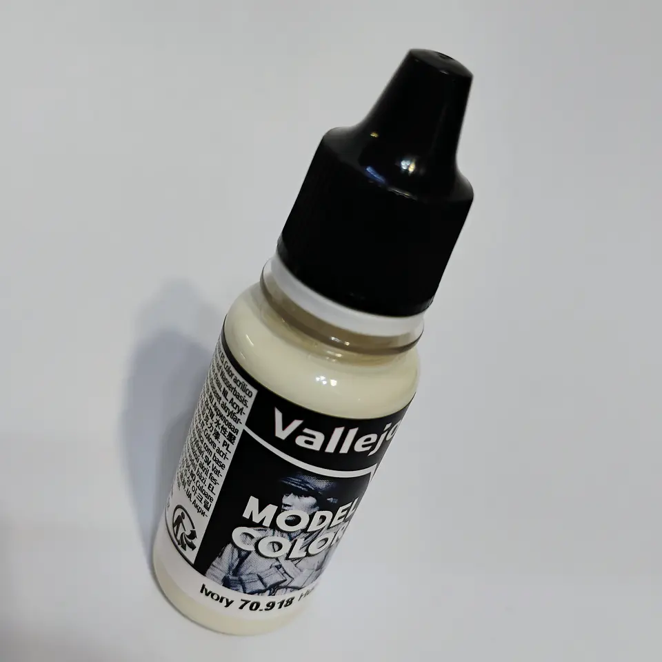 Model Color: Ivory - Hueso  3