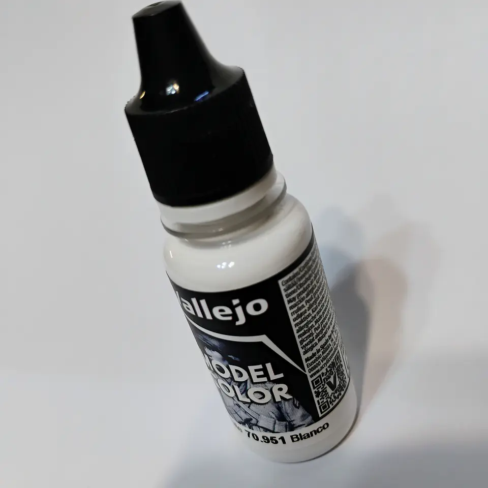 Model Color: White - Blanco  4