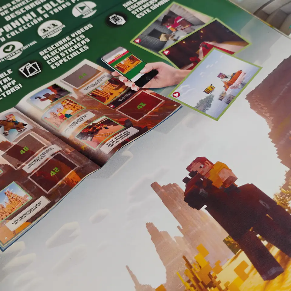 Álbum Minecraft 15 Años + 20 sobres  3