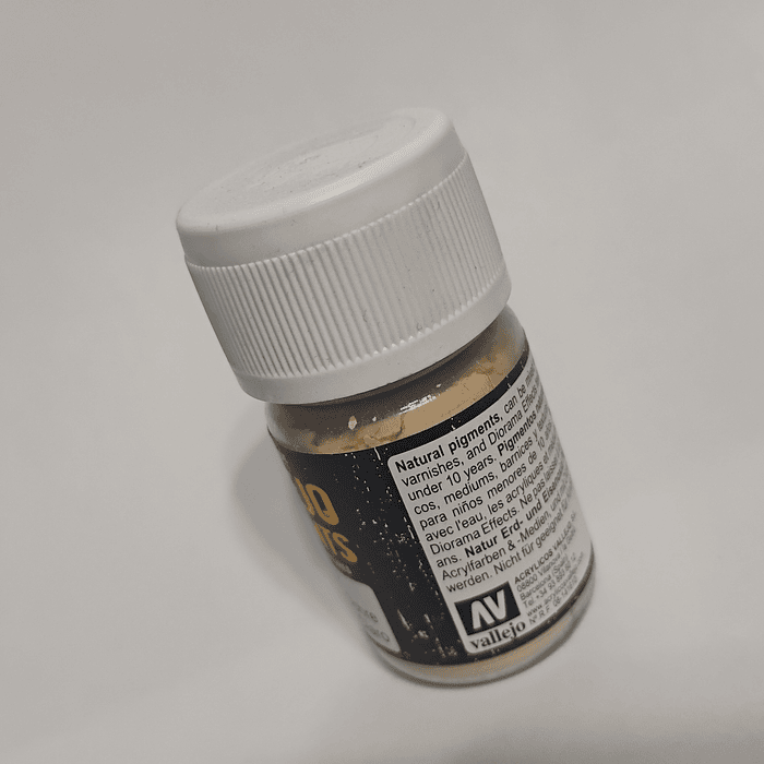Vallejo Pigments: Light Yellow Ochre - Ocre Amarillo Claro  3