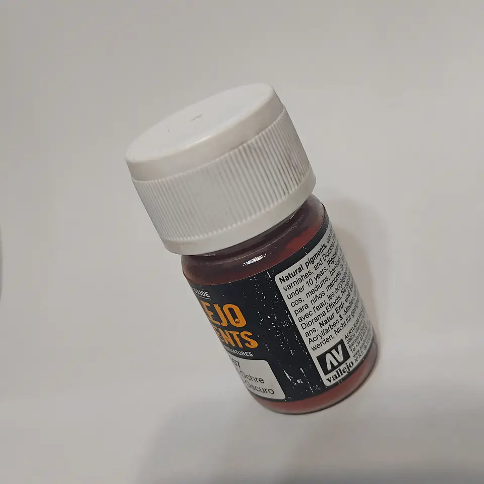 Vallejo Pigments: Dark Red Ochre - Ocre Rojo Oscuro  3