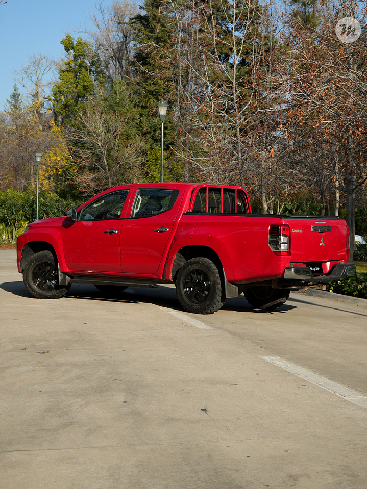 Mitsubishi Mecánico 2023 | 88.000 km | Diésel 10