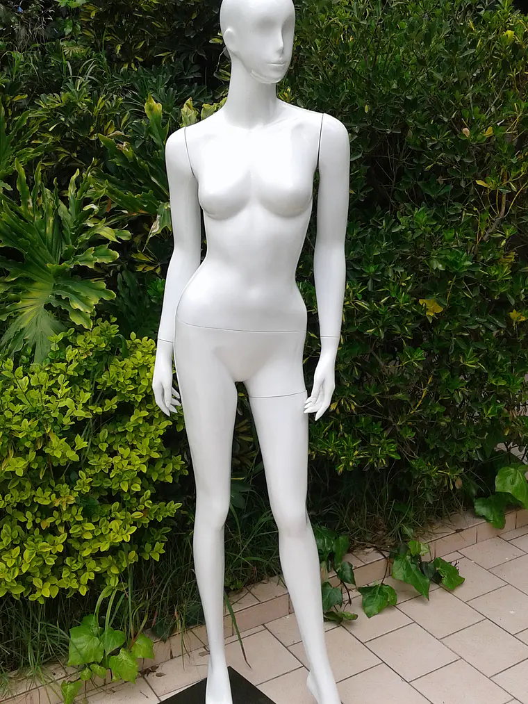Maniquí Rostro Semi-Difuso Mujer 1