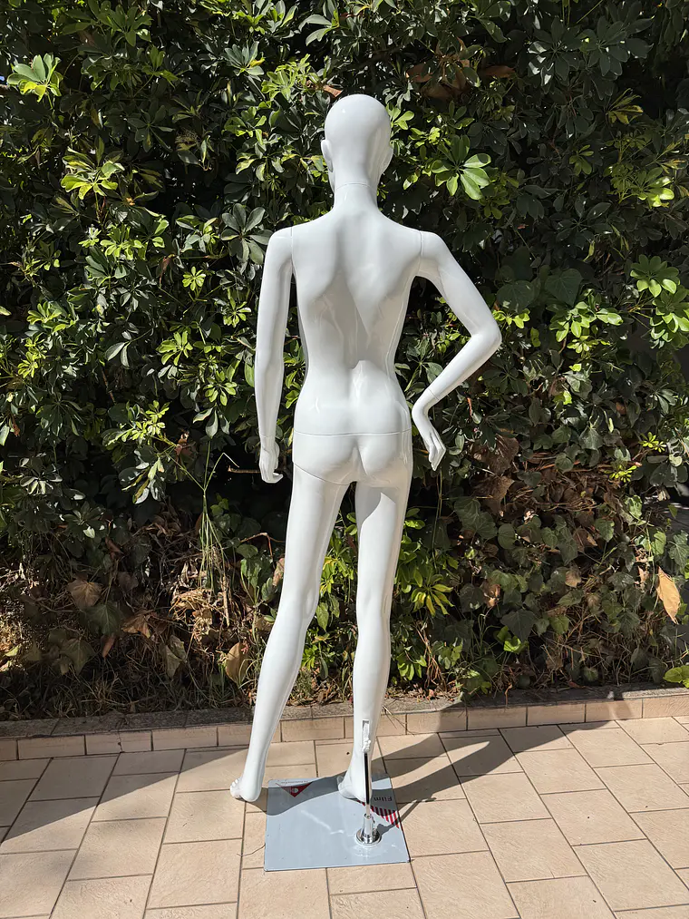 Maniquí Rostro Semi-Difuso Mujer 3