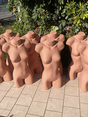 Busto Exhibición Mujer