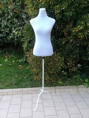 Busto Exhibición Tipo Satrero Mujer