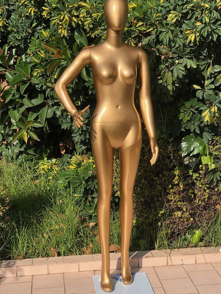 Maniquí Dorado Mujer 1