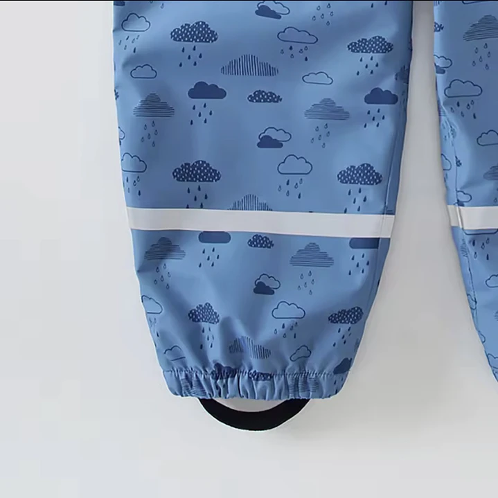 Impermeable Infantil Nubes 4