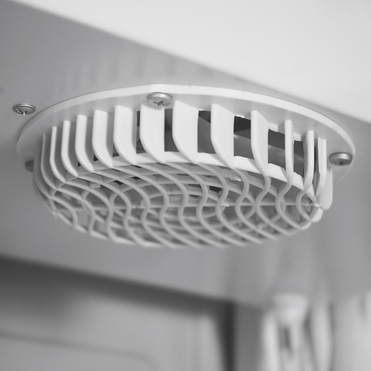 Vitrina mural refrigerada 750 mm. Negra 8