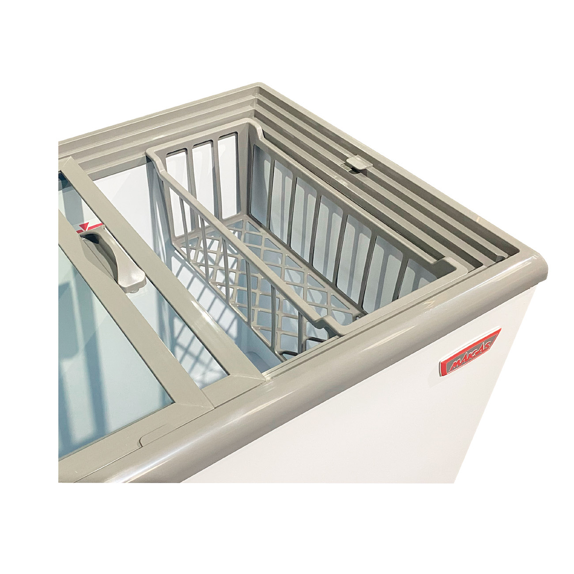 CONGELADOR DUAL TAPA DE VIDRIO 199 Lts. 4