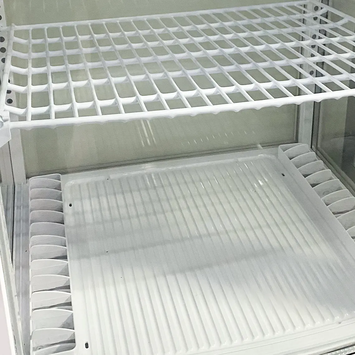 Vitrina pastelera vertical 288 lt. Blanca 5