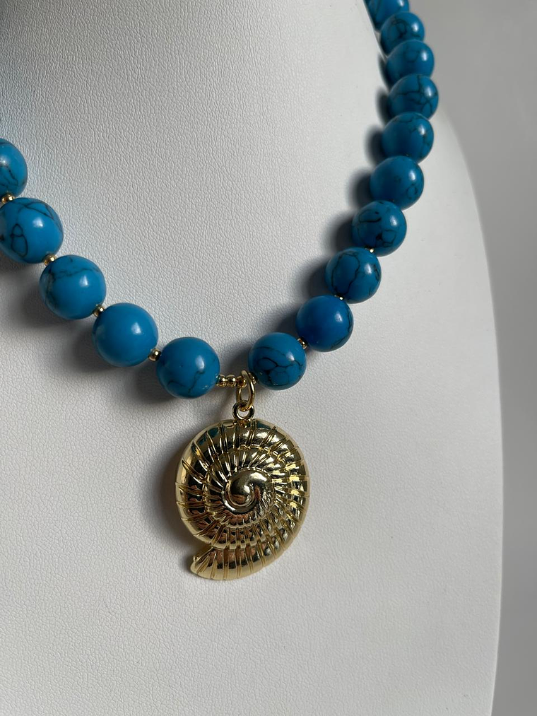 Collar piedra y caracola baño de oro 4