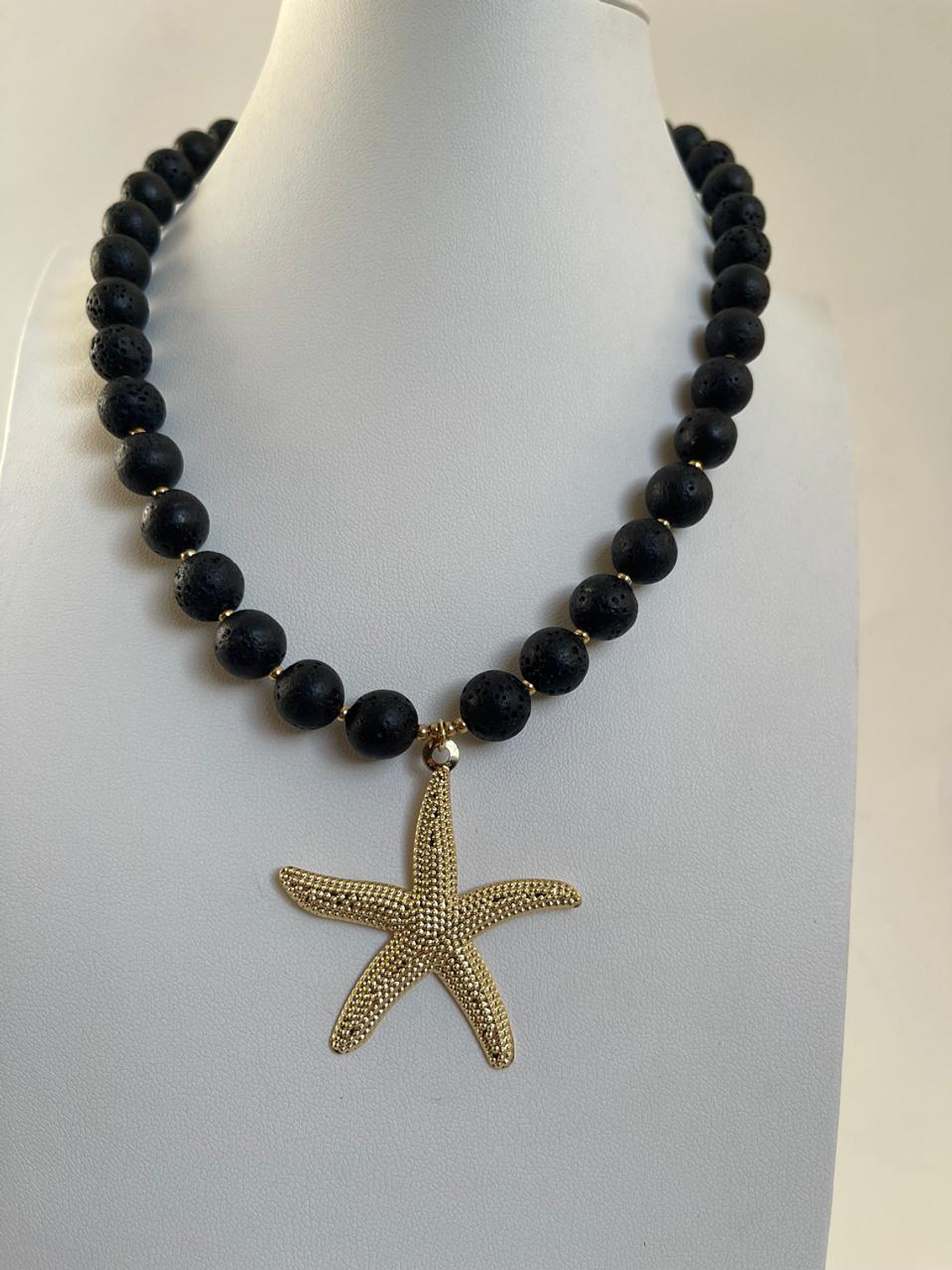 Collar baño de oro estrella con piedra volcánica  1