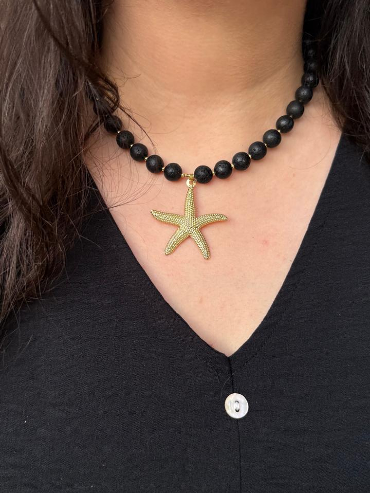 Collar baño de oro estrella con piedra volcánica  2