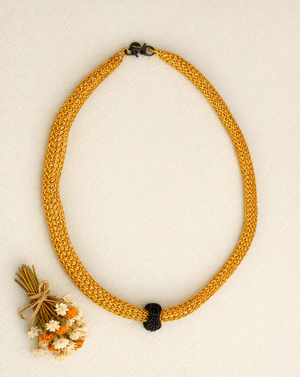 Colar dourado 