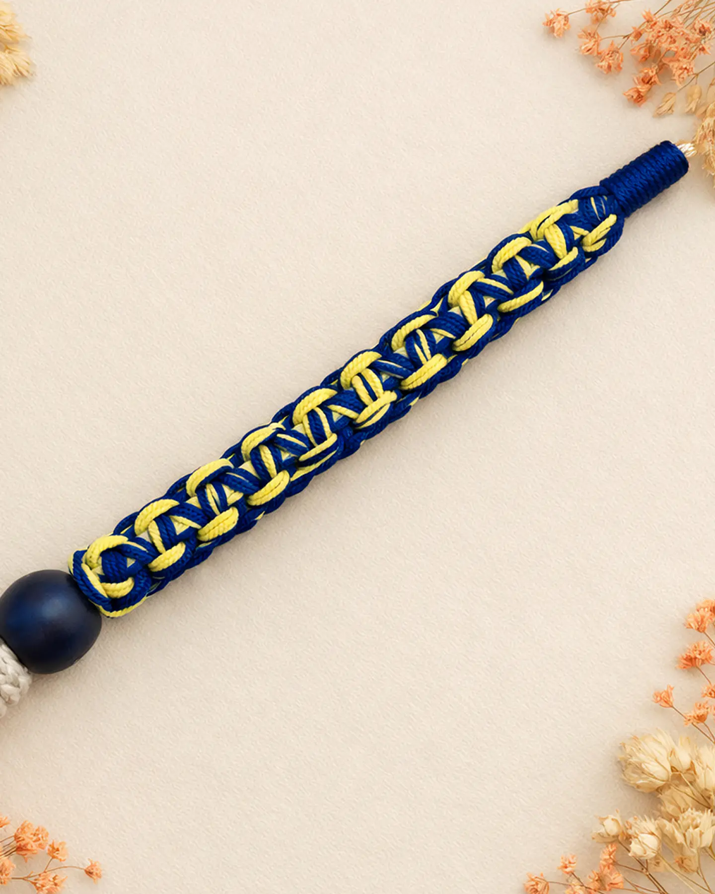  Cordão para Telemóvel em Macramé Azul e Amarelo  2