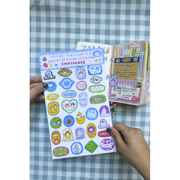 Stickers: “Frutas en versión emociones” 5