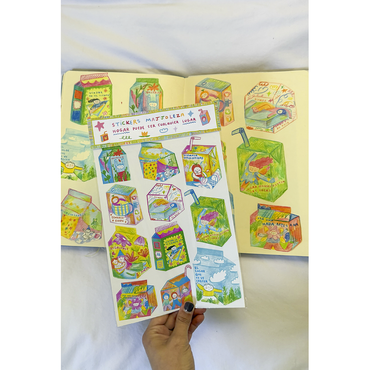Stickers: “Hogar puede ser cualquier lugar” Cajitas de Jugo 2