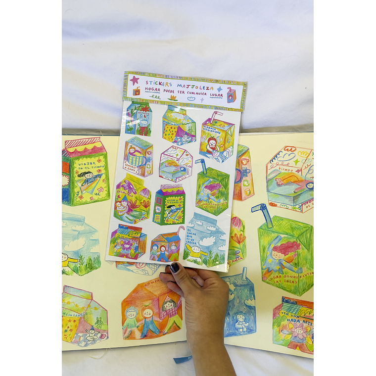 Stickers: “Hogar puede ser cualquier lugar” Cajitas de Jugo 3