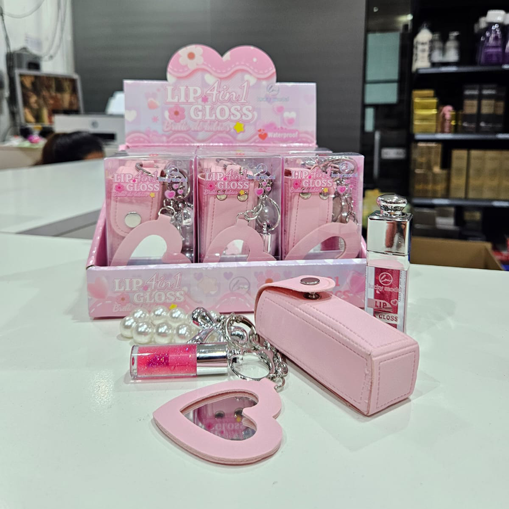 Lucky Model - set de llavero + 2 brillos de labios 1