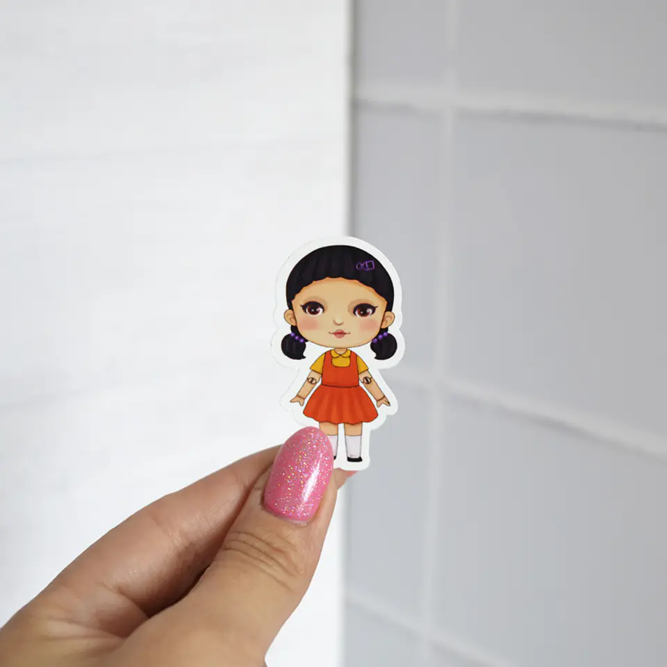 Sticker Muñeca Juego del Calamar 1