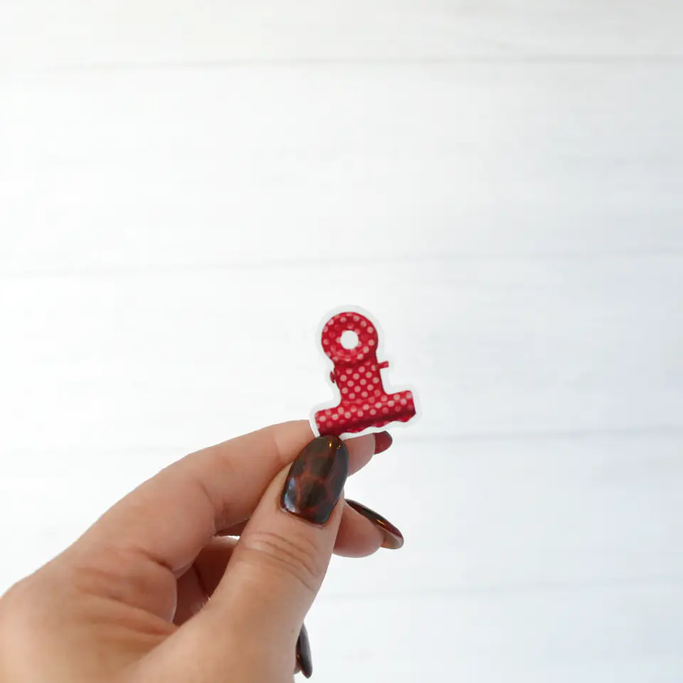 Clip rojo 1