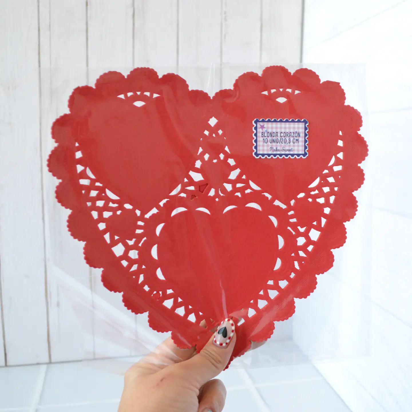 Blonda Corazón Rojo 1
