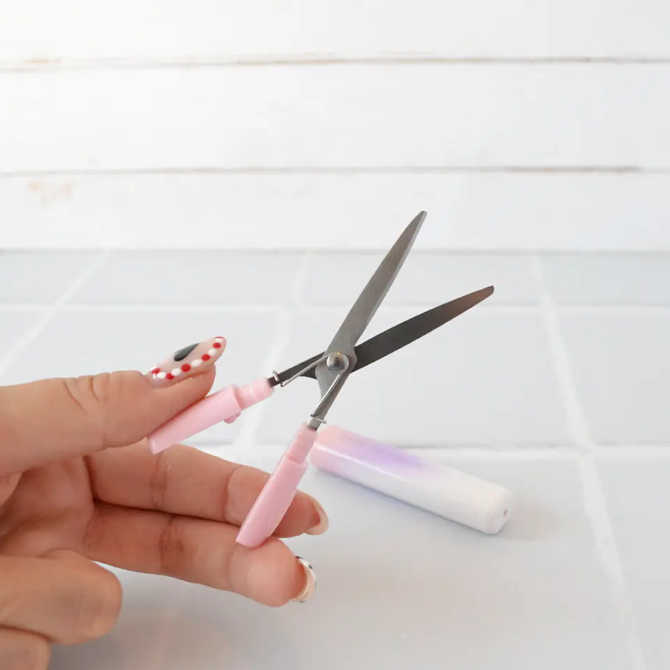 Tijera Mini Rosada 1