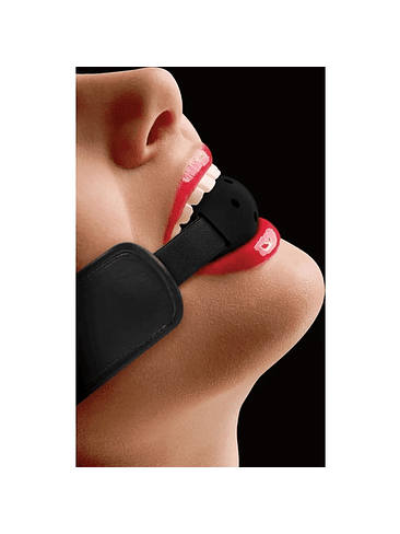 Mordaza Negra en Cuero y Goma 2