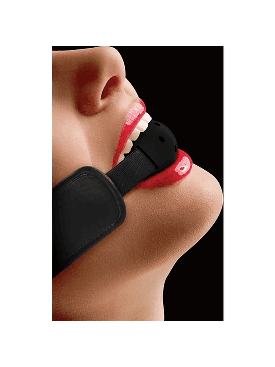 Mordaza Negra en Cuero y Goma 2