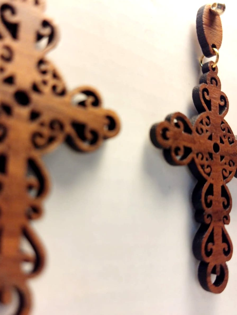 Brincos em Madeira MOD. Cross 1 2