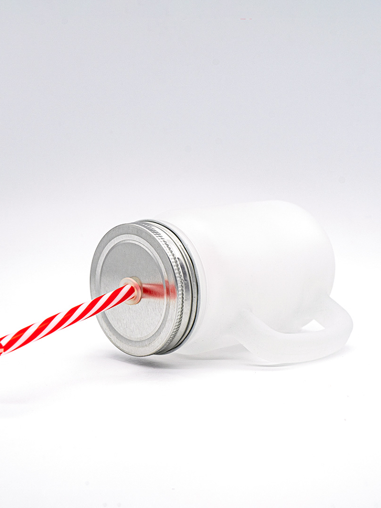 Caneca em Vidro Com Tampa e Palhinha Vermelha 2