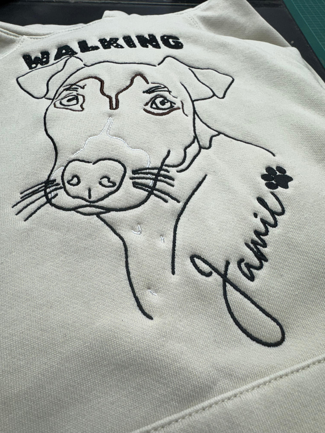 Sweat Kanguru/Sweat Básica com Bordado 