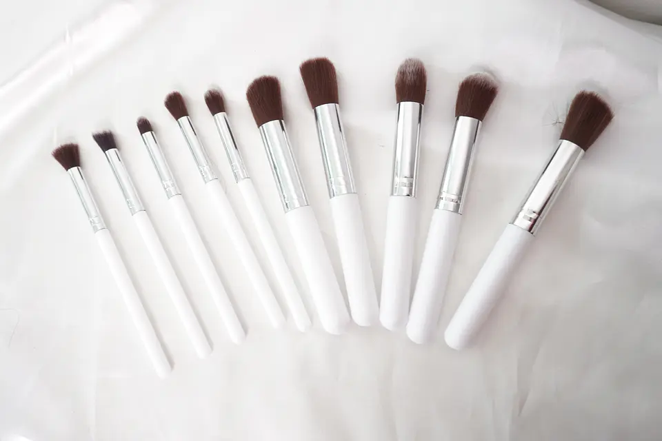 Set de Brochas 10 pzs Blanco Plateado 2